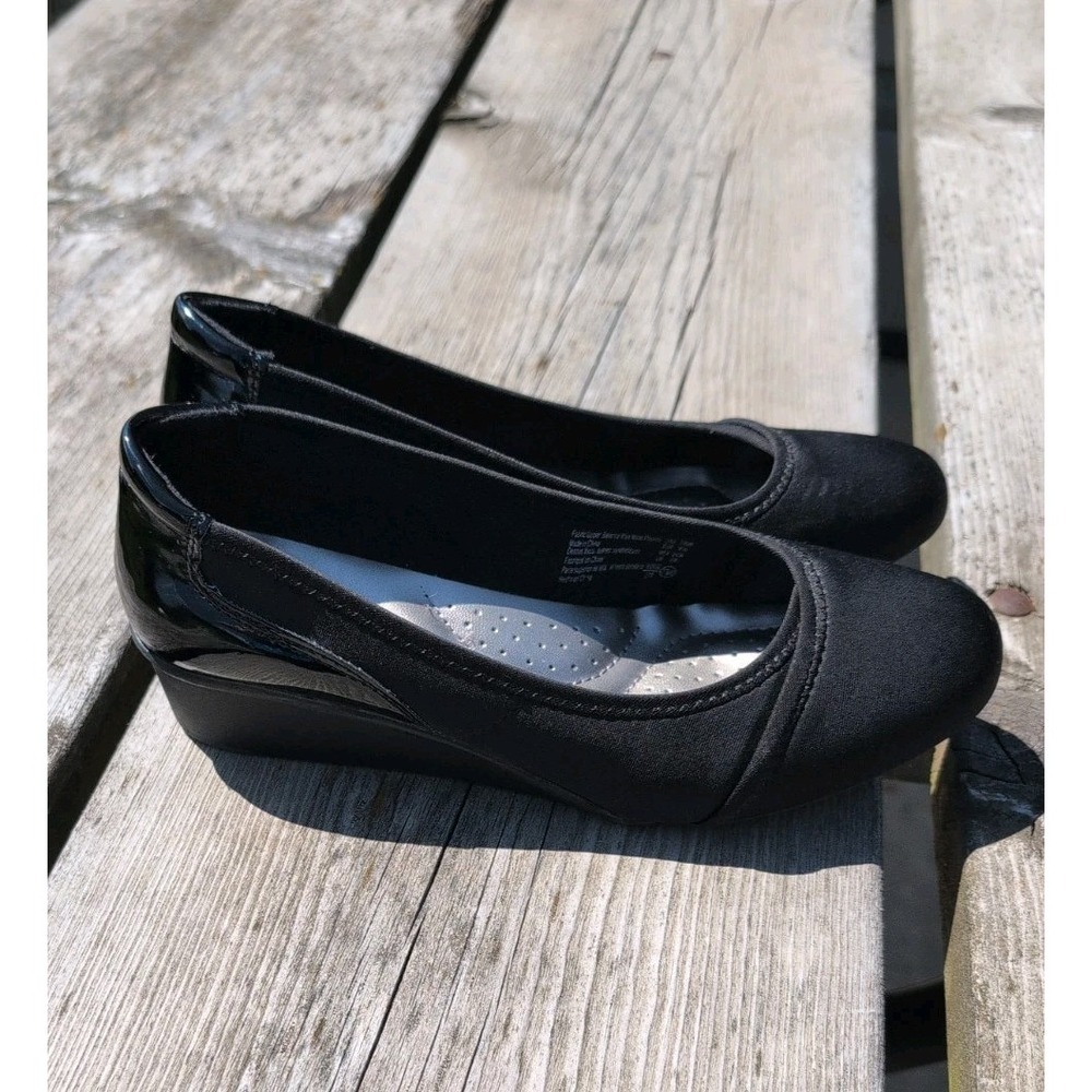 Dexflex Comfort Shoes Womens 7.5 W Low Wedge Pumps Black Slip On Round Toe
